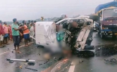 पश्चिम बंगाल :पुरुलिया जिले में कार और ट्रक के बीच टक्कर; नौ लोगों की मौत,लौट रहे थे शादी समारोह से