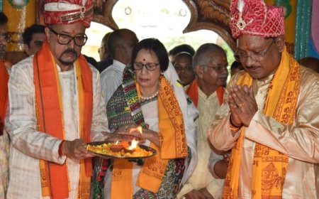 रथयात्रा महोत्सव में शामिल हुए राज्यपाल डेका,पूजा कर निभाई ‘छेरा-पहरा‘ की रस्म