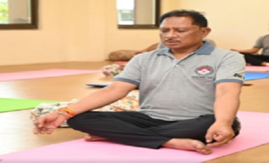 चिंतन शिविर 2.0: मुख्यमंत्री विष्णु देव साय ने मंत्रिमंडल के साथ किया योग, स्वस्थ जीवनशैली का दिया संदेश