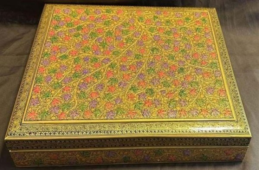 जी-7 समिट के मंच पर भारतीय कला की चमक : PM मोदी ने भेंट किया Kashmir का सोने के पत्तों से तैयार ‘पेपर मैशी बॉक्स’