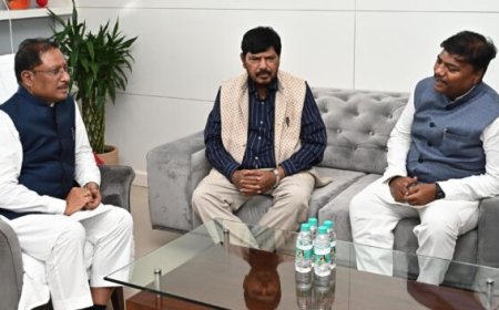मुख्यमंत्री विष्णु देव साय से केंद्रीय मंत्री रामदास अठावले की मुलाकात, सामाजिक योजनाओं पर हुई चर्चा