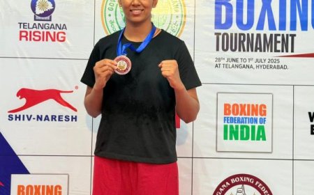 दक्षिण पूर्व मध्य रेलवे की महिला बॉक्सर शशि चोपड़ा एवं लाशु यादव ने सीनियर नेशनल बॉक्सिंग प्रतियोगिता में जीता रजत पदक