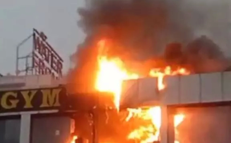 रायपुर के गोल्ड जिम में भीषण आग, मॉर्निंग वॉक पर निकले लोगों ने देखी लपटें