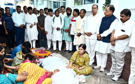 सीएम विष्णुदेव साय ने विधायक कॉलोनी पहुंचकर स्व. निखिल कश्यप को दी श्रद्धांजलि, परिजनों से की मुलाकात