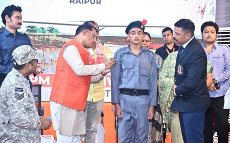 छत्तीसगढ़ के इस जिले में शुरू हुई एनसीसी एयर स्क्वाड्रन, मुख्यमंत्री साय ने 25 मेधावी छात्रों को पहनाया कैडेट बैच…