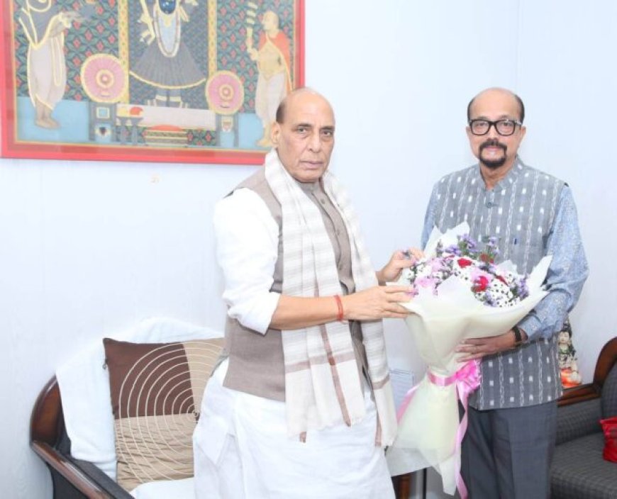 राज्यपाल डेका ने रक्षा मंत्री राजनाथ सिंह से सौजन्य भेंट की