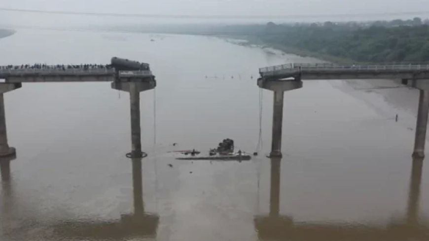 Breaking : वडोदरा में महिसागर नदी पर बड़ा हादसा : चार दशक पुराना पुल ढहा, कई वाहन नदी में गिरे; नौ लोगों की मौत