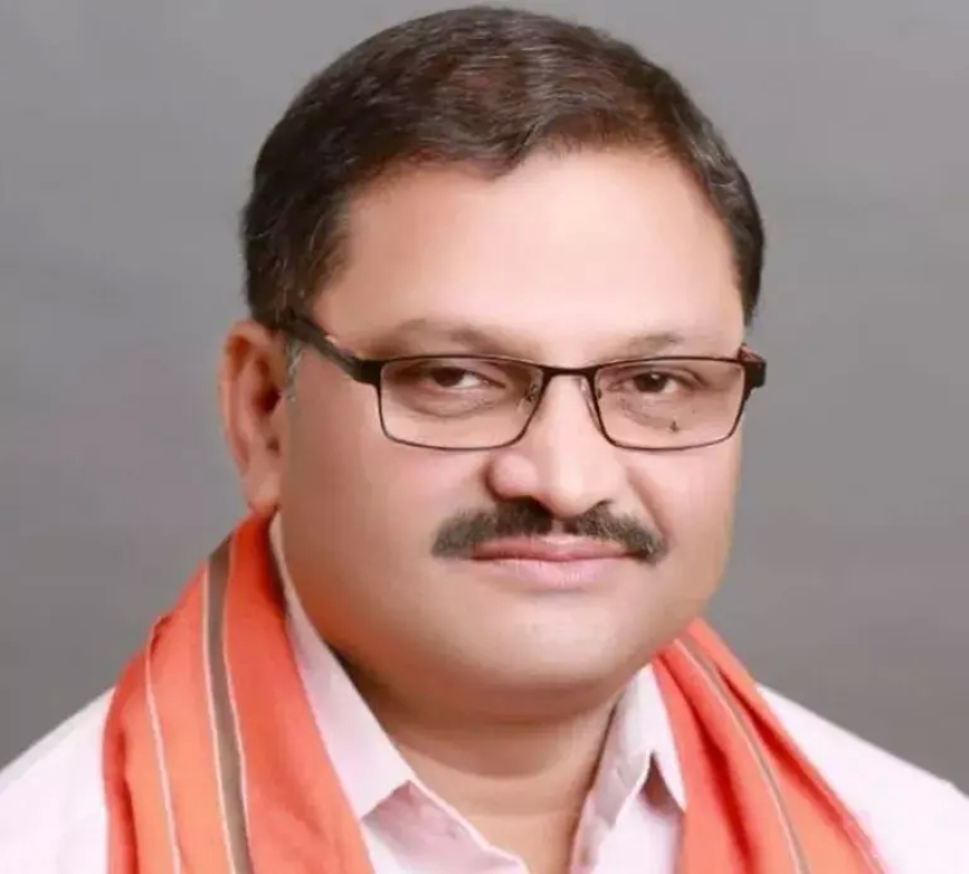 चैतन्य बघेल की गिरफ्तारी पर गरमाई सियासत, सांसद संतोष पांडे का कांग्रेस पर हमला