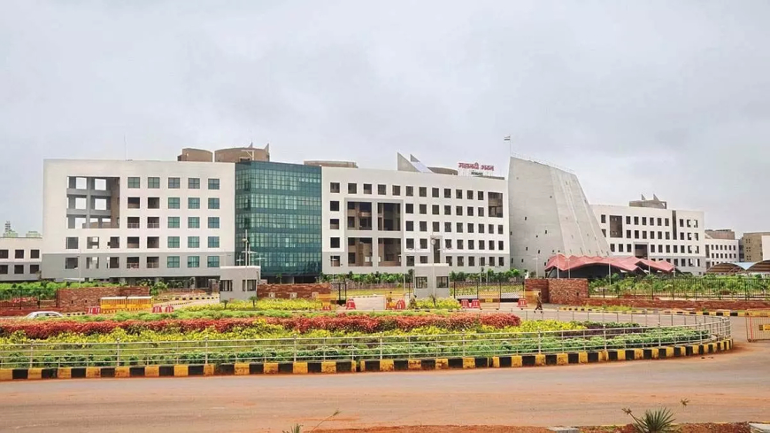 रायपुर मंत्रालय में अब हाई-टेक ID कार्ड से ही मिलेगा प्रवेश