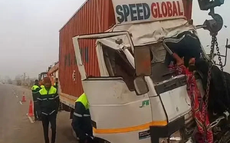 मथुरा में भीषण सड़क हादसा : ट्रक ने कांवड़ियों से भरे ट्रॉली को मारी टक्कर, 3 की मौत, अन्य की हालत की गंभीर