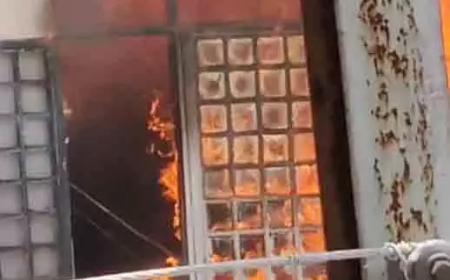 बिलासपुर में बैग दुकान के ऊपर आग, परिवार बाल-बाल बचा