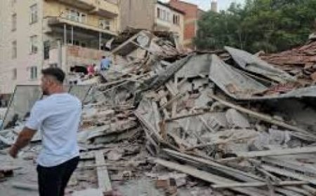 तुर्किये में लगे 6.1 मापी गई तीव्रता के भूकंप के झटके ; 12 इमारतें ढहीं, एक की मौत