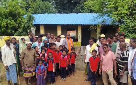 शिक्षक की कमी से नाराज ग्रामीणों ने स्कूल में जड़ा ताला,आनन-फानन में की गई शिक्षक की व्यवस्था