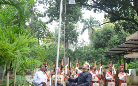 रायपुर में कलेक्टर ने फहराया तिरंगा, सीएम करेंगे राज्य स्तरीय समारोह में शिरकत