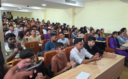 मैट्स विश्वविद्यालय में बी.कॉम और बीबीए के प्रथम सेमेस्टर के स्टूडेंट्स के लिए हुआ दीक्षारंभ 2025 ओरिएंटेशन कार्यक्रम