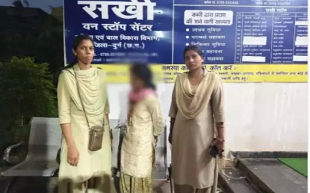 दुर्ग में शहीद वीर नारायण सिंह की प्रतिमा पर कालिख, महिला गिरफ्तार