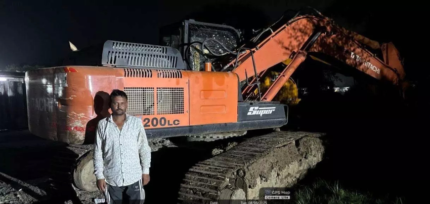 महासमुंद: अवैध रेत भंडारण पर कार्रवाई, 2 चैन माउंटेन और 3 ट्रैक्टर जब्त