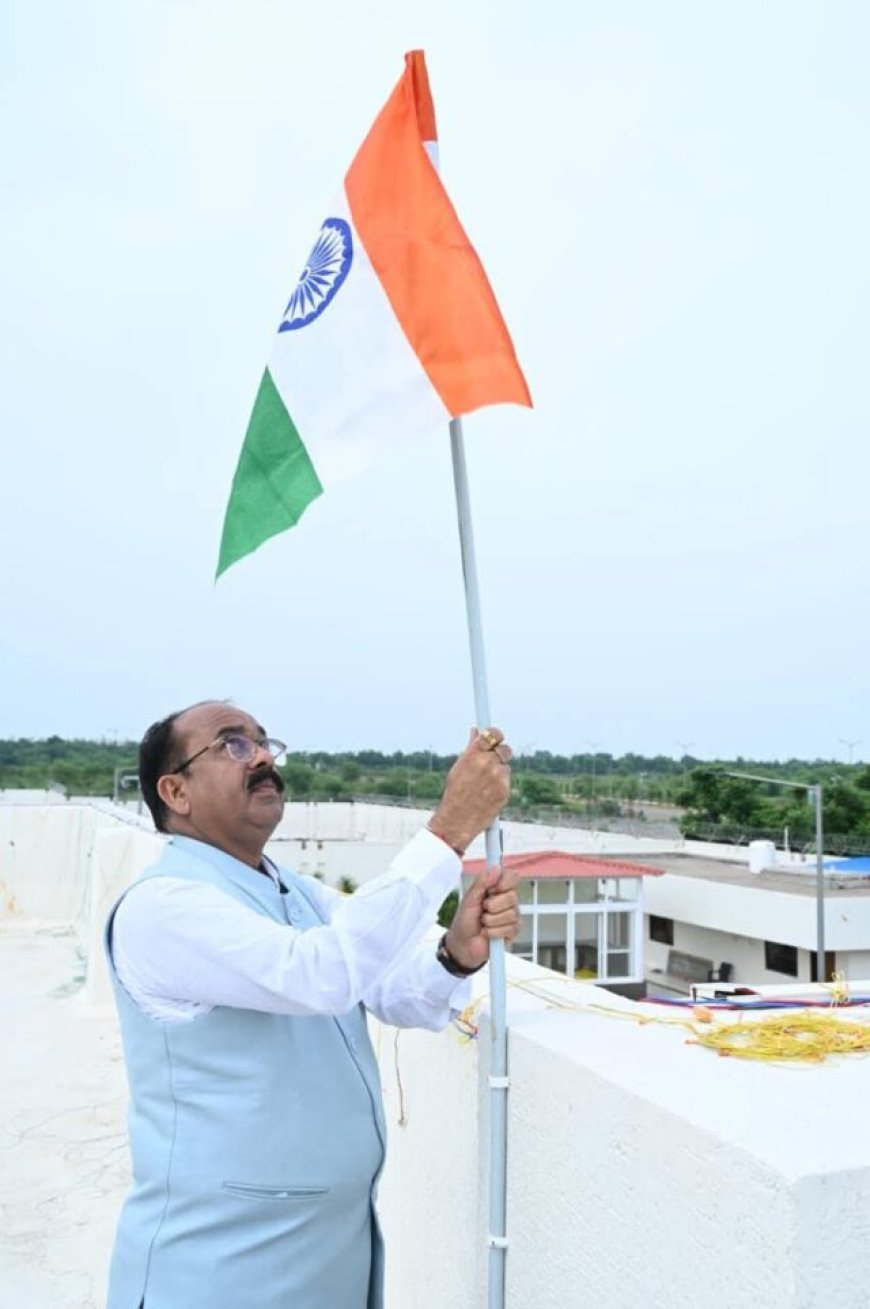 उप मुख्यमंत्री  अरुण साव ने ‘हर घर तिरंगा’ अभियान के तहत अपने निवास पर लगाया तिरंगा