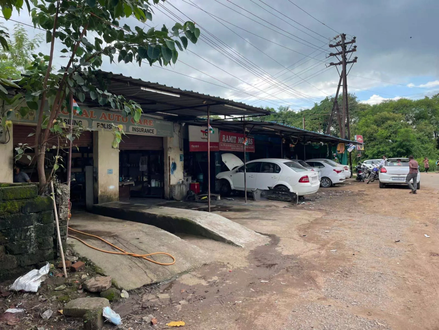 रायपुर में सरकारी जमीन पर अवैध दुकानें, निगम की कार्रवाई अधूरी