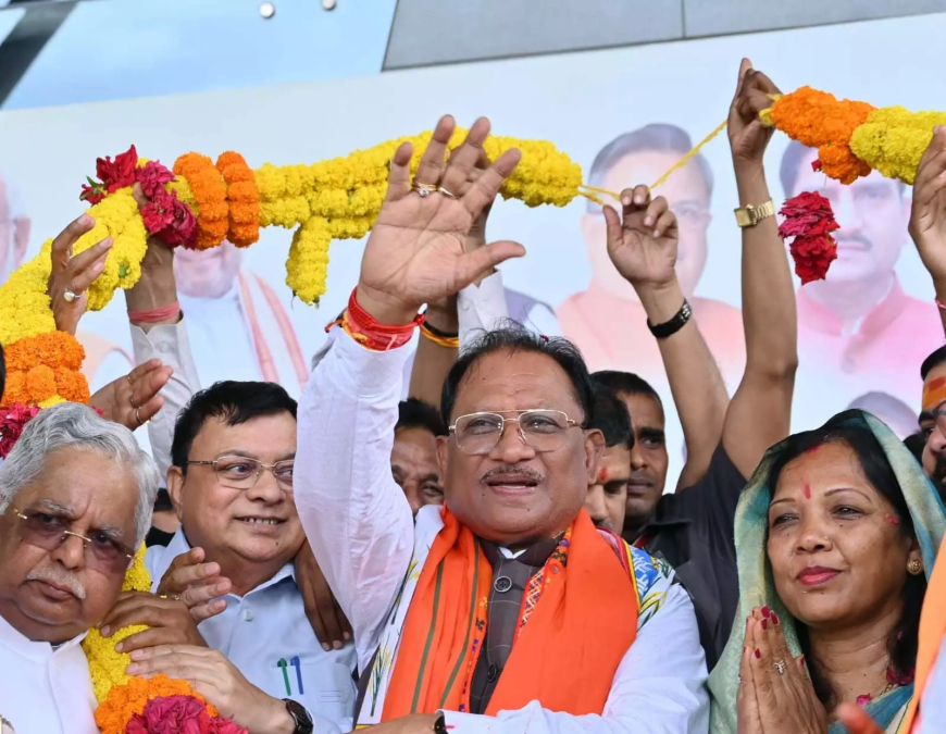 जापान और साउथ कोरिया प्रवास से लौटे मुख्यमंत्री विष्णुदेव साय का रायपुर में भव्य स्वागत, निवेश और रोजगार पर फोकस