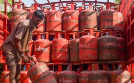 LPG Cylinder Price Update: 1 सितंबर से सस्ता हुआ कमर्शियल सिलेंडर, घरेलू पर नहीं मिली राहत