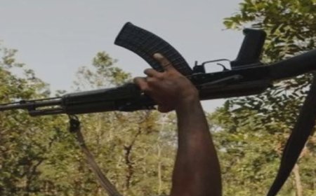 नक्सलियों ने फिर खेला खूनी खेल, मुखबिरी के शक में दो ग्रामीणों को उतारा मौत के घाट